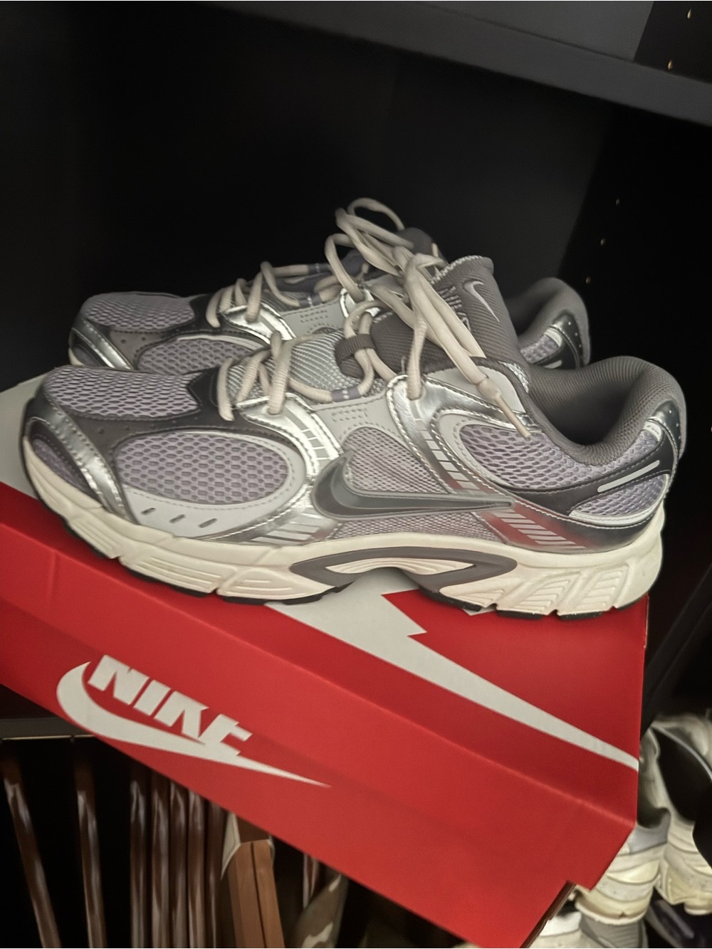 Nike men’s vnr Silver and Gray Mesh Running Shoes
